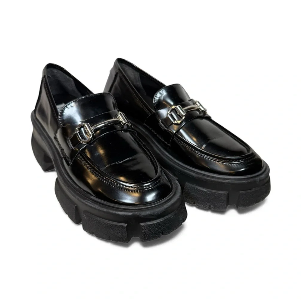 Steve Madden Shiny Black Loafers with Silver Accents – Size 6.5 EUC